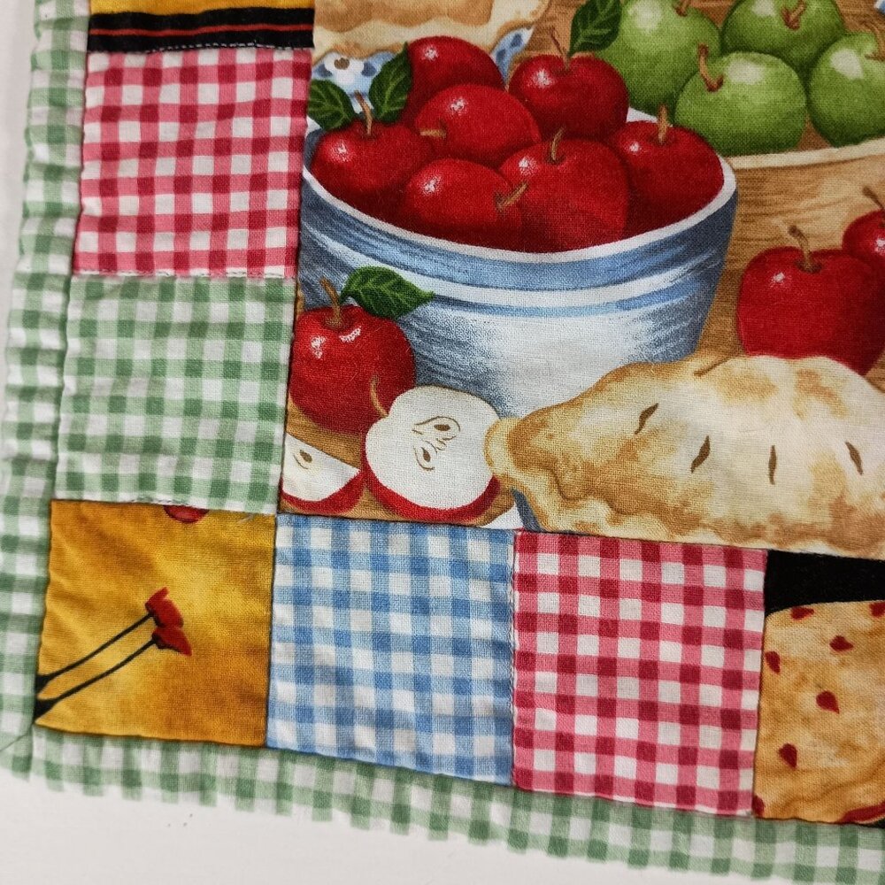 Handcrafted Apple Pie Gingham Quilted Table Mat - Picture 5 of 9